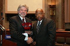 Rep. John Lewis (r) receives the 2009 Congressional Arts Award from Robert Lynch (l)