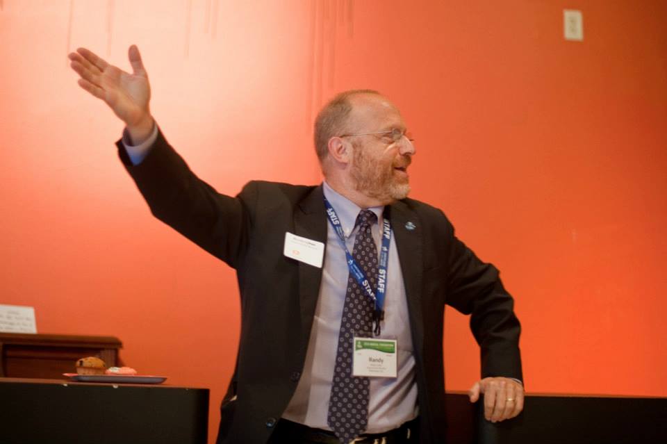 Randy Cohen, Vice President of Research and Policy, leads a vibrant discussion on arts research at the Annual Convention 2012 gathering. 